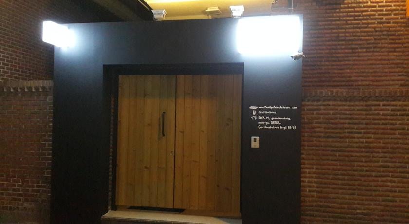 Фото High Street Guest House Hongdae