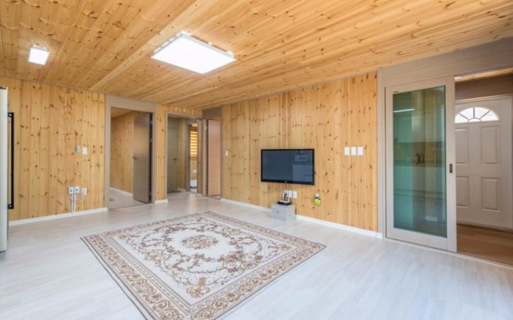 Фото Geochang Windmill Village Pension