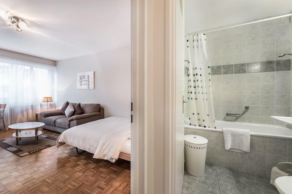 Фото Athénée 36 by Homenhancement