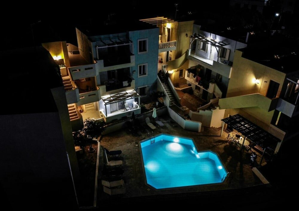 Фото Sandika Apartments