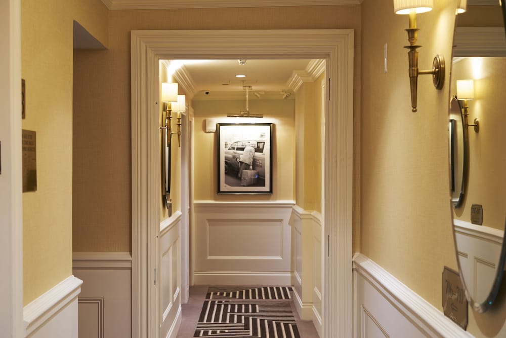 Фото The Iroquois New York