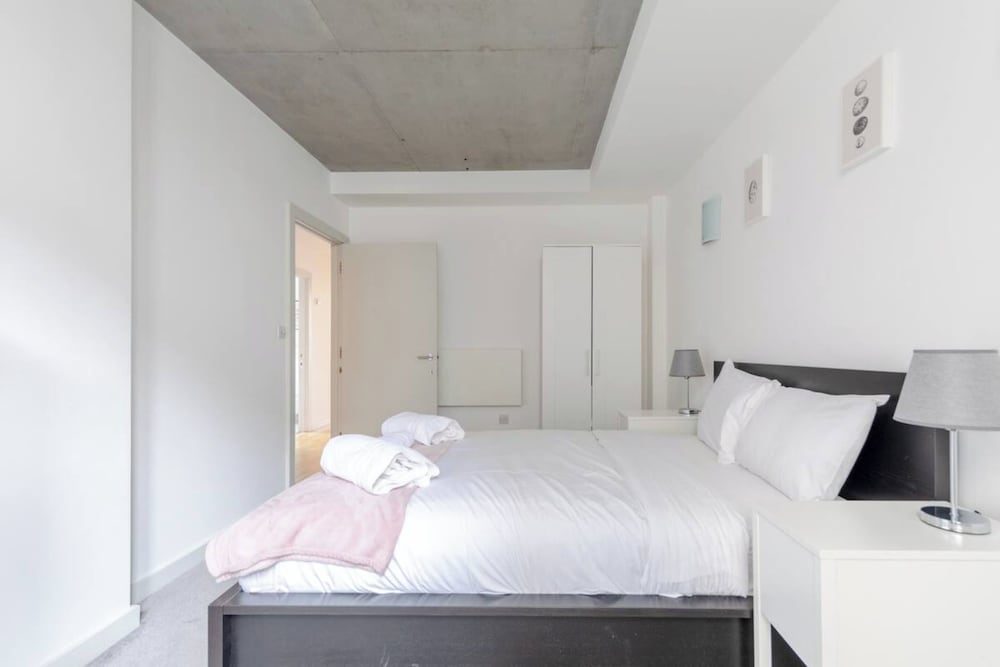 Фото Beautiful & Bright 2bd Flat - Dalston!