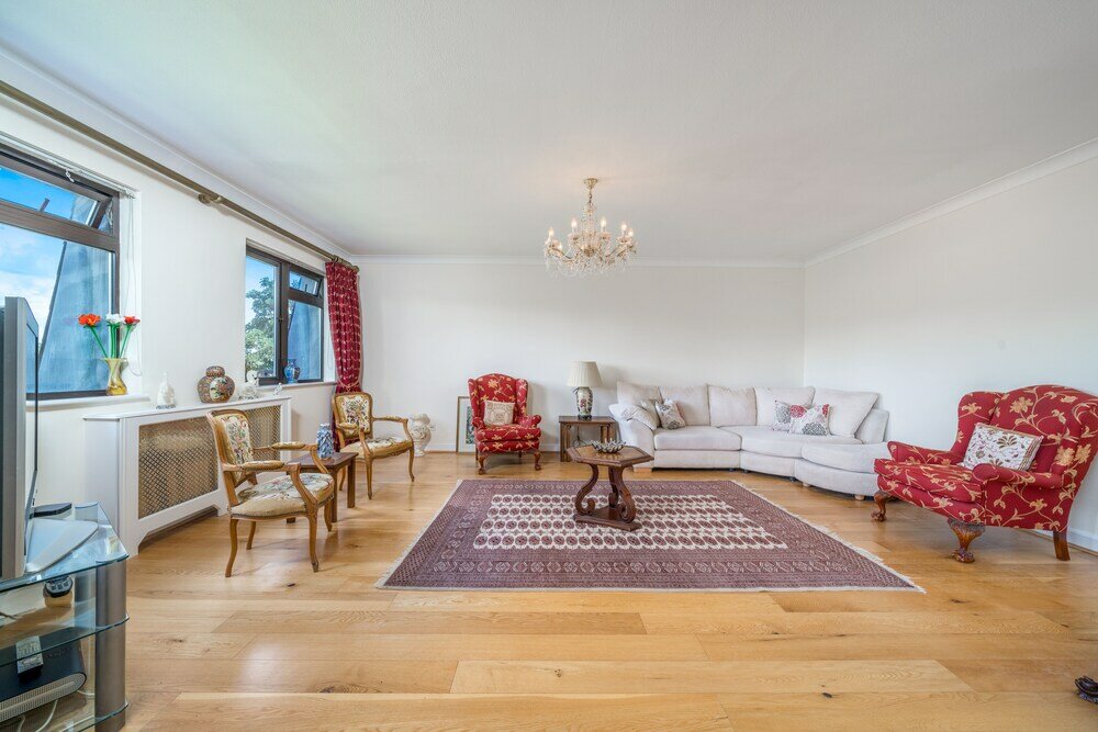 Фото Delightful Vintage 2 Bedroom Apartment