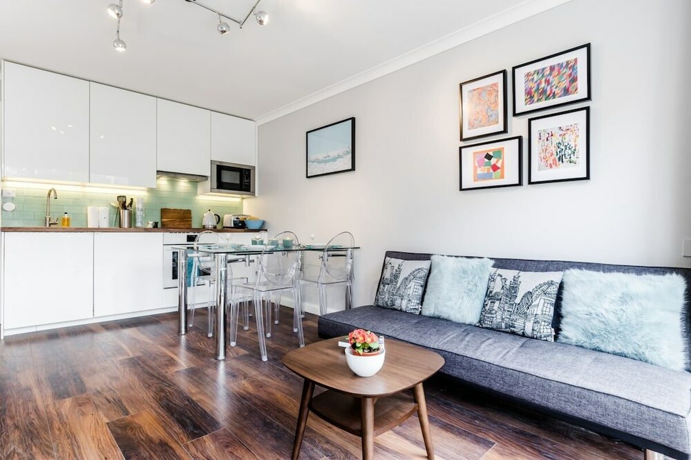 Фото Lovely 2 Bedroom Apartment With Garden, South Bank Westminster