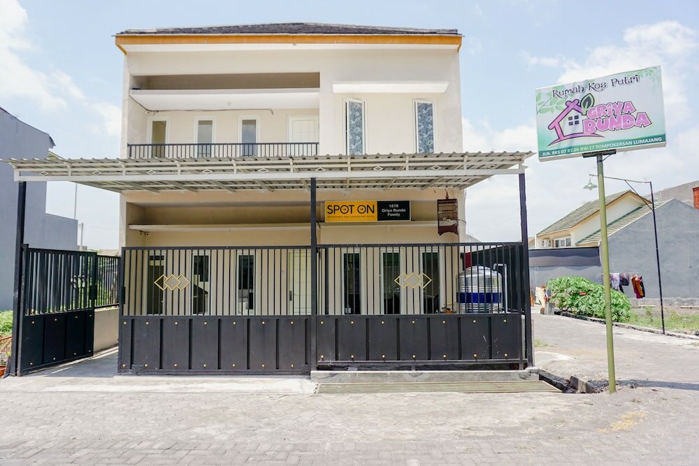 Фото Spot On 1878 Griya Bunda Family