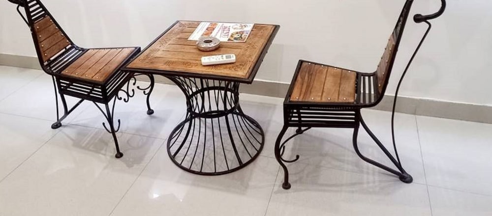 Фото Gracious by Vishesh Hotels & Home Stay