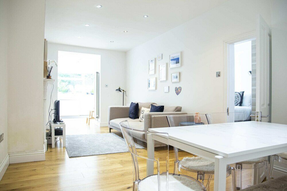 Фото Bright Chelsea Garden Nest