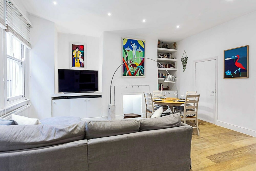 Фото Luxurious Victorian Home