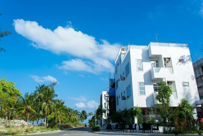 Гостиница Beach Palace Maldives в Мале