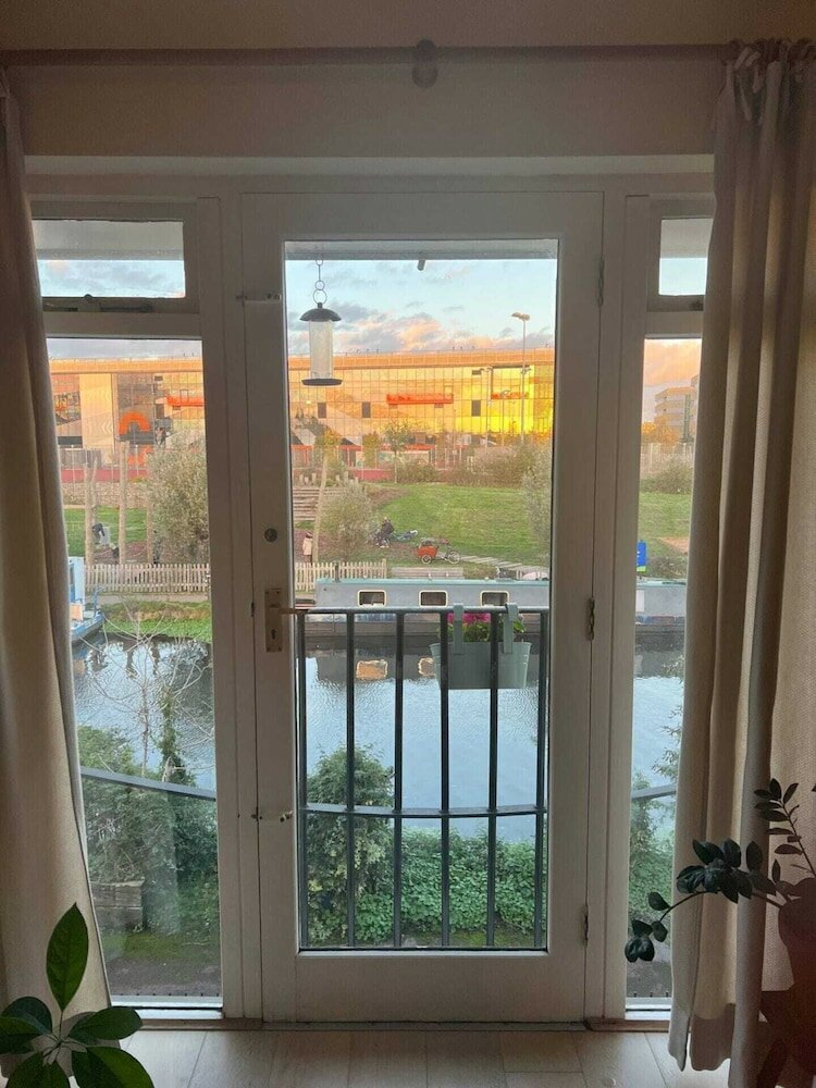 Фото Tranquil 1 Bedroom Apartment With River View