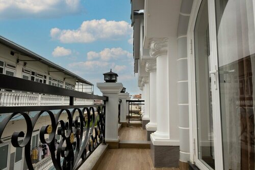 Гостиница Dalat Blanc Hotel & Apartment в Далате