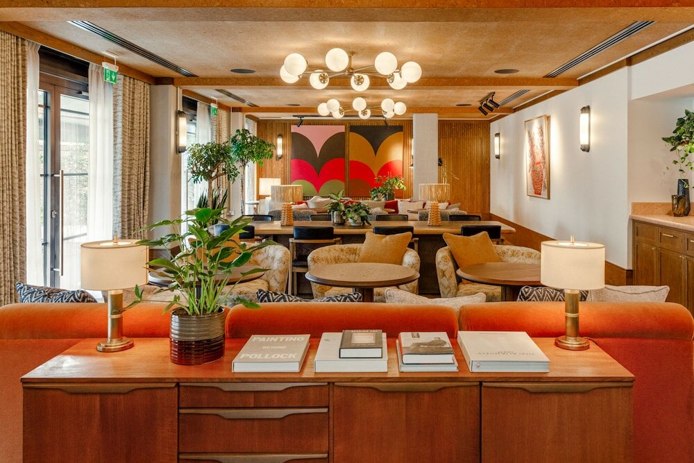 Фото Luxury Studio with Balcony in North London