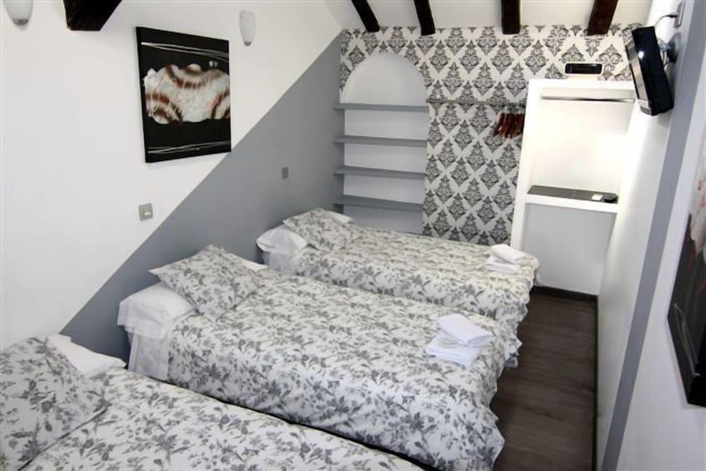 Фото Hostal Abril