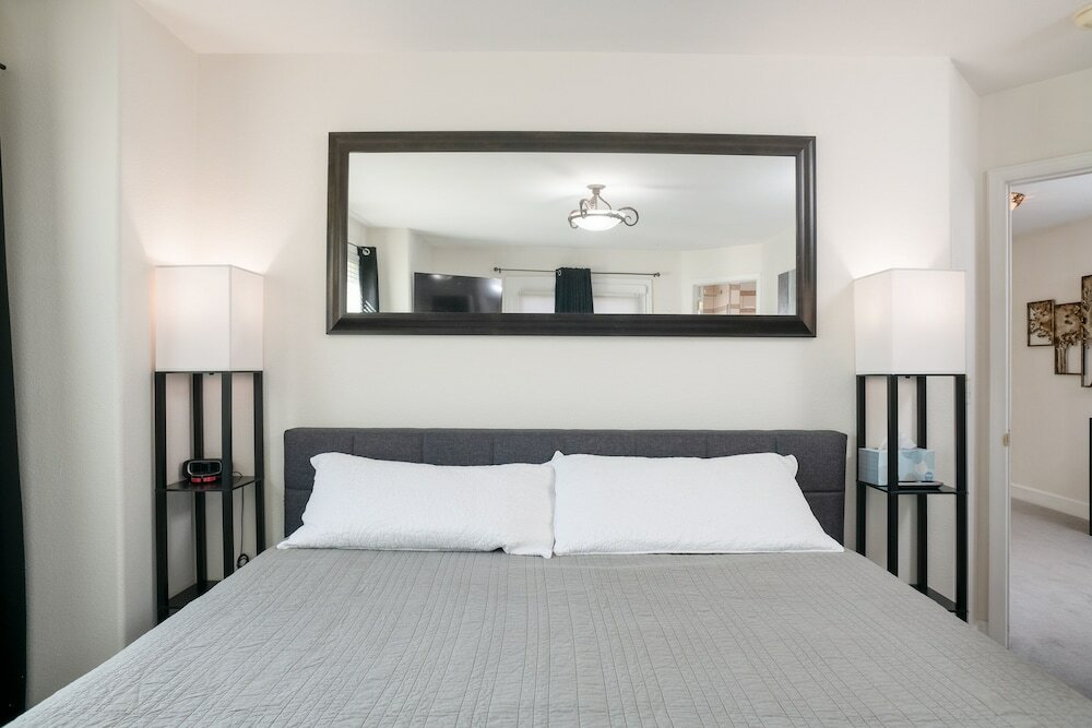 Фото 3204 Curtis Street