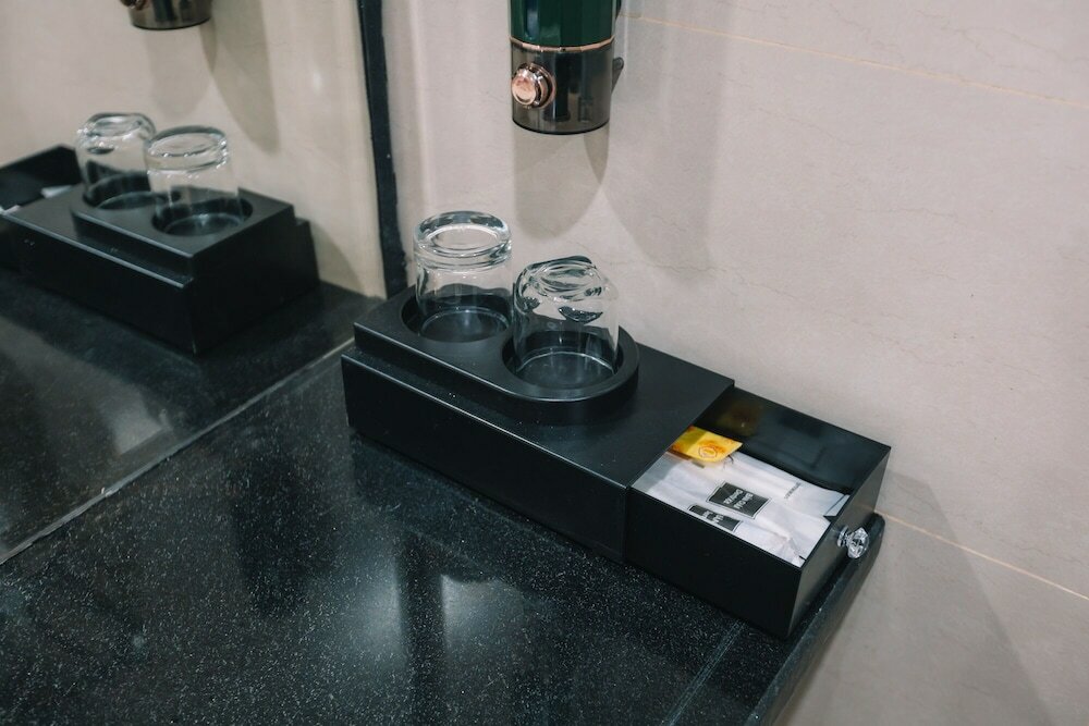 Фото Hanoi Lake View Hotel & SPA