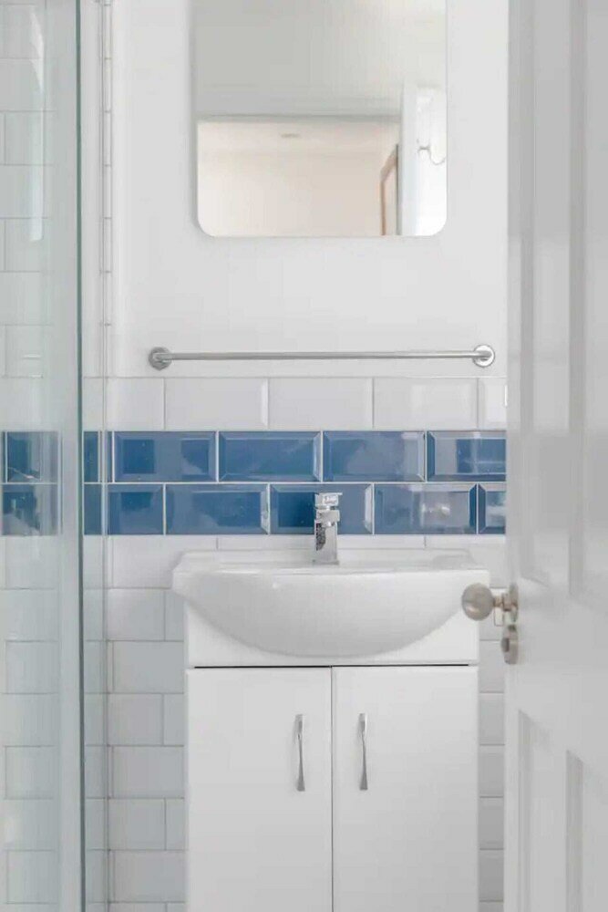 Фото Charming 4bd House With Private Garden - Tooting