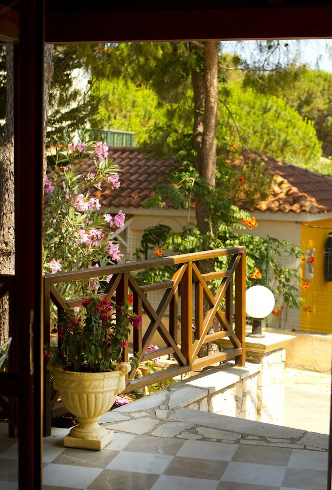 Фото Pyrgaraki Studios and Apartments