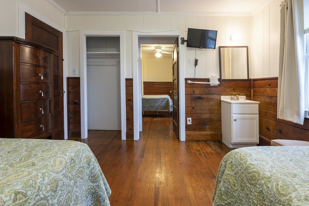 Фото Blackbeard's Lodge