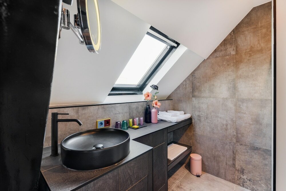 Фото The Monument Hotel