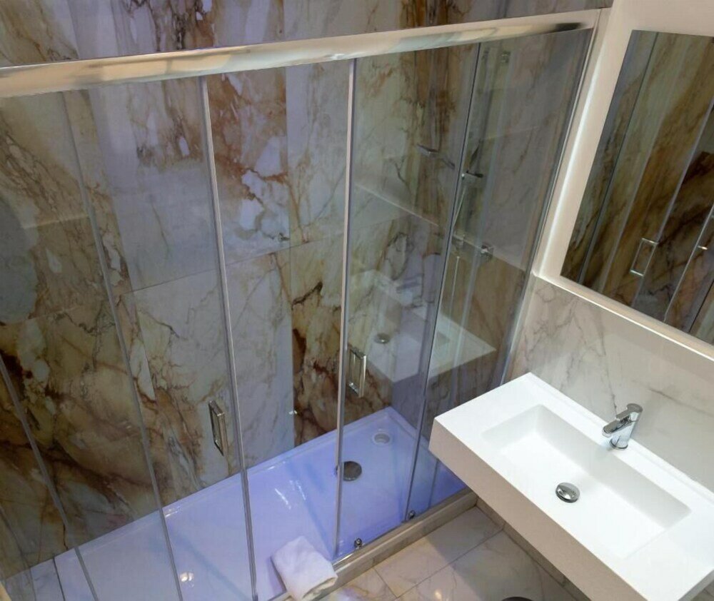 Фото Home at Rome Vatican Suites