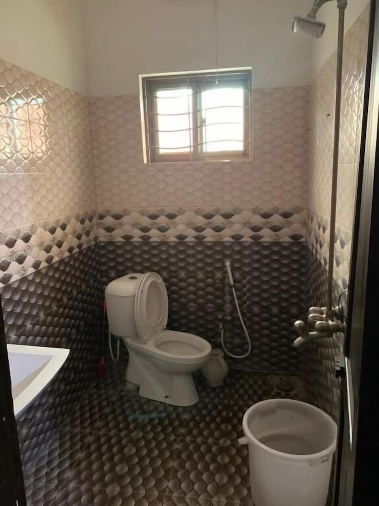 Фото Evergreen Guest Lodge - Egl