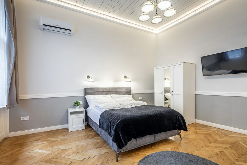 Фото Luxurious Apartment At City Center