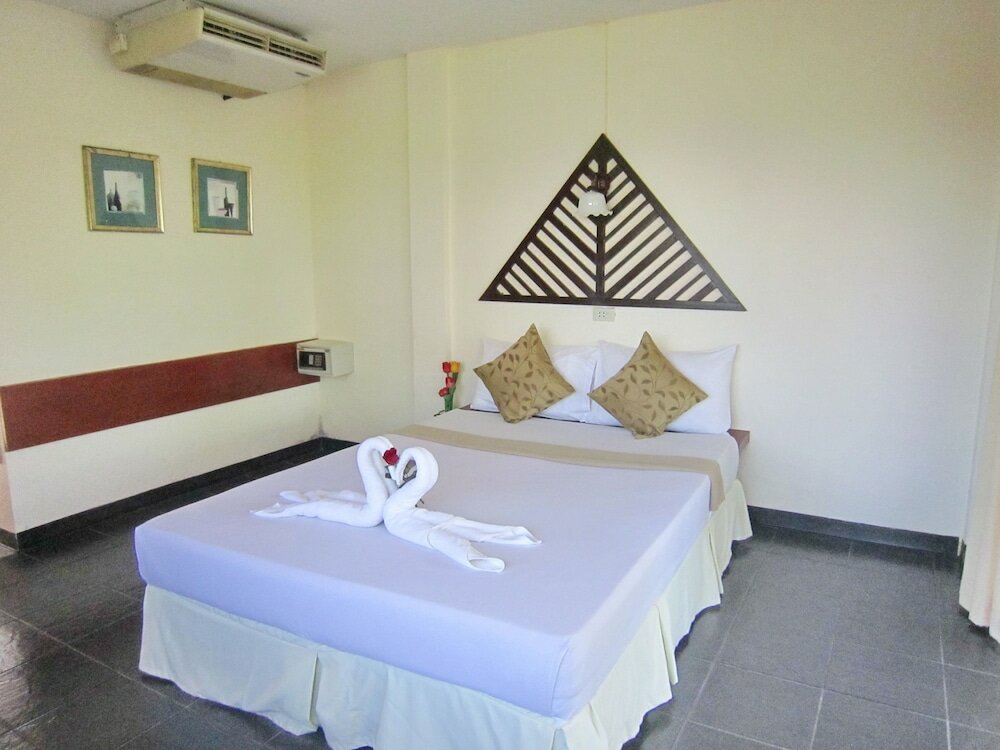 Фото Thaniza Beachfront Resort