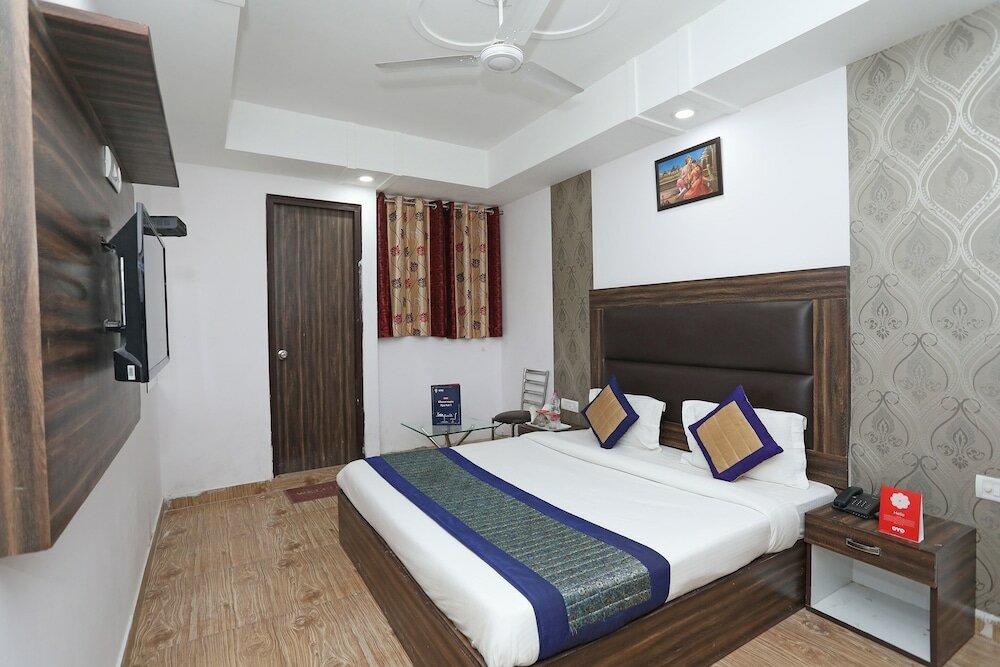 Фото Oyo 10795 Hotel Rs Residency