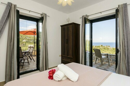 Гостиница Mani Sea View Villa Lida - Luxury near beach