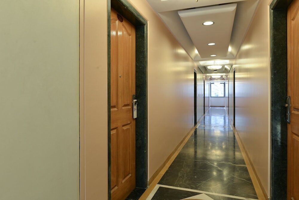 Фото Hotel Mint Salisbury Park