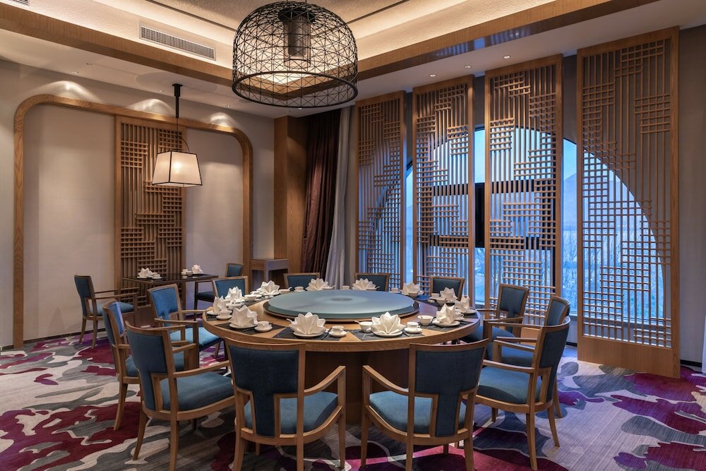 Фото Crowne Plaza Qingdao Oriental Movie Metropolis, an Ihg Hotel