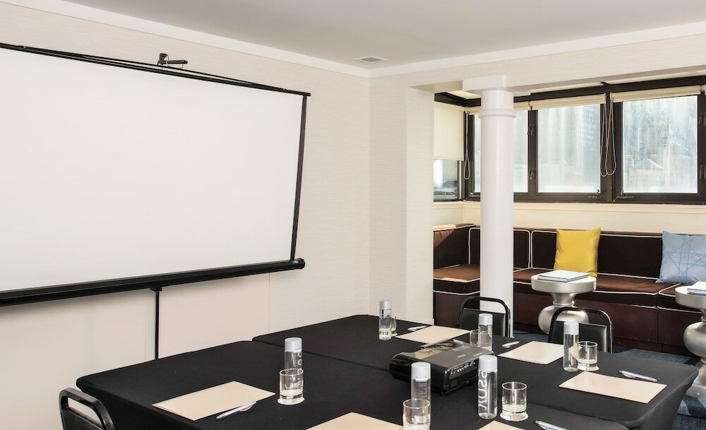 Фото 70 Park Avenue Hotel