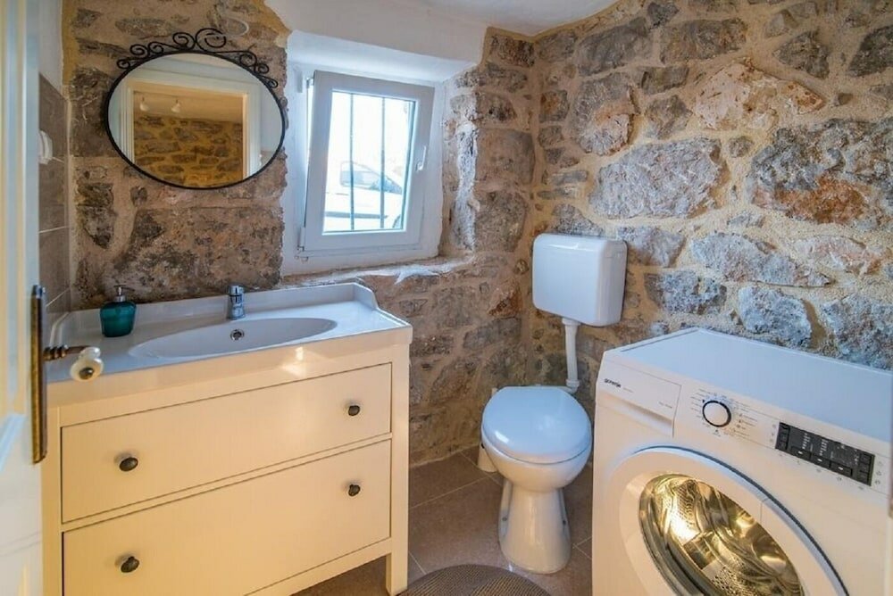 Фото Frank - With Pool - H