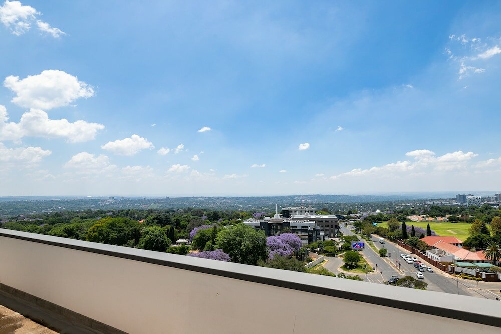 Фото Illovo Central Apartments