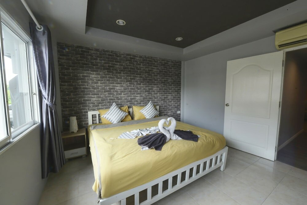 Фото Livit70's hotel & hostel