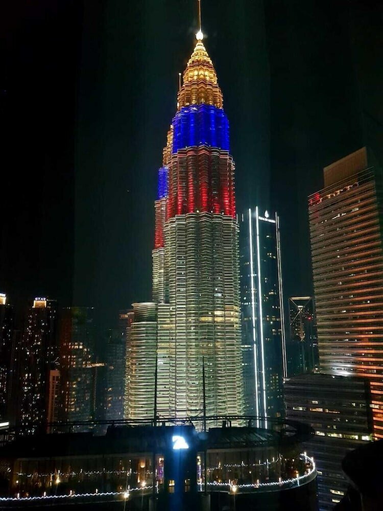 Фото Kl Sky Suites Klcc by Sa