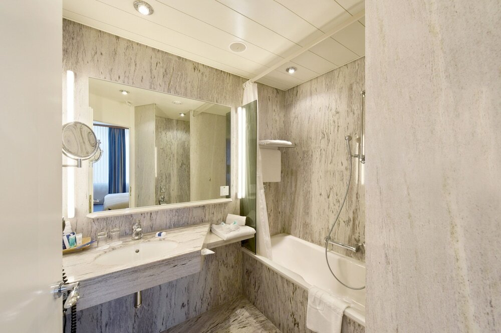 Фото Glärnischhof by Trinity