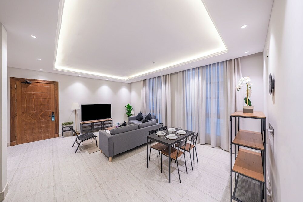 Фото Mabaat - Al Malqa 3br Apt - 533