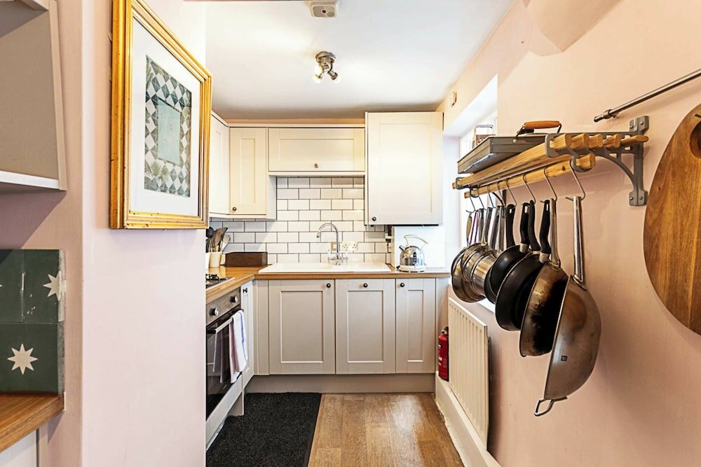 Фото Cottage Style Three Bedroom House