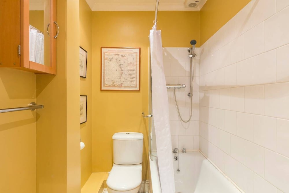 Фото Long Stay Discounts - Charming 1 bed Apt, Chelsea