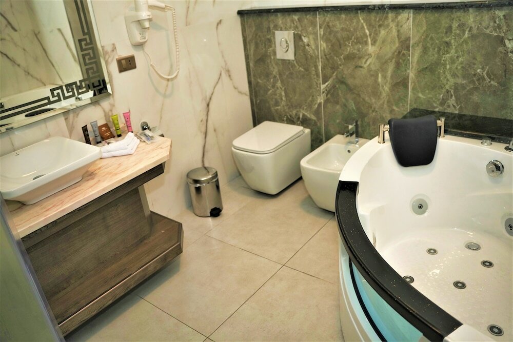 Фото Petra Canyon Hotel