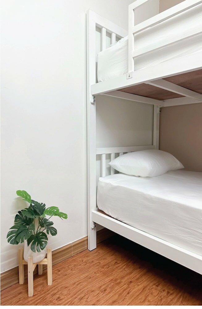 Фото Montana Hotel & Hostel Phuket