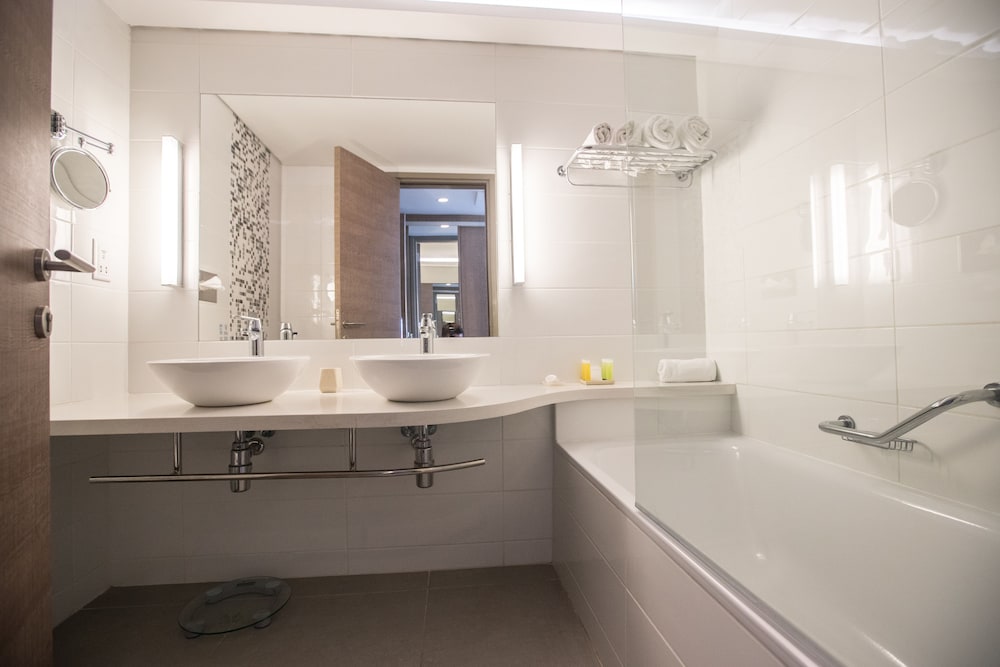 Фото Vassos Nissi Plage Hotel & SPA