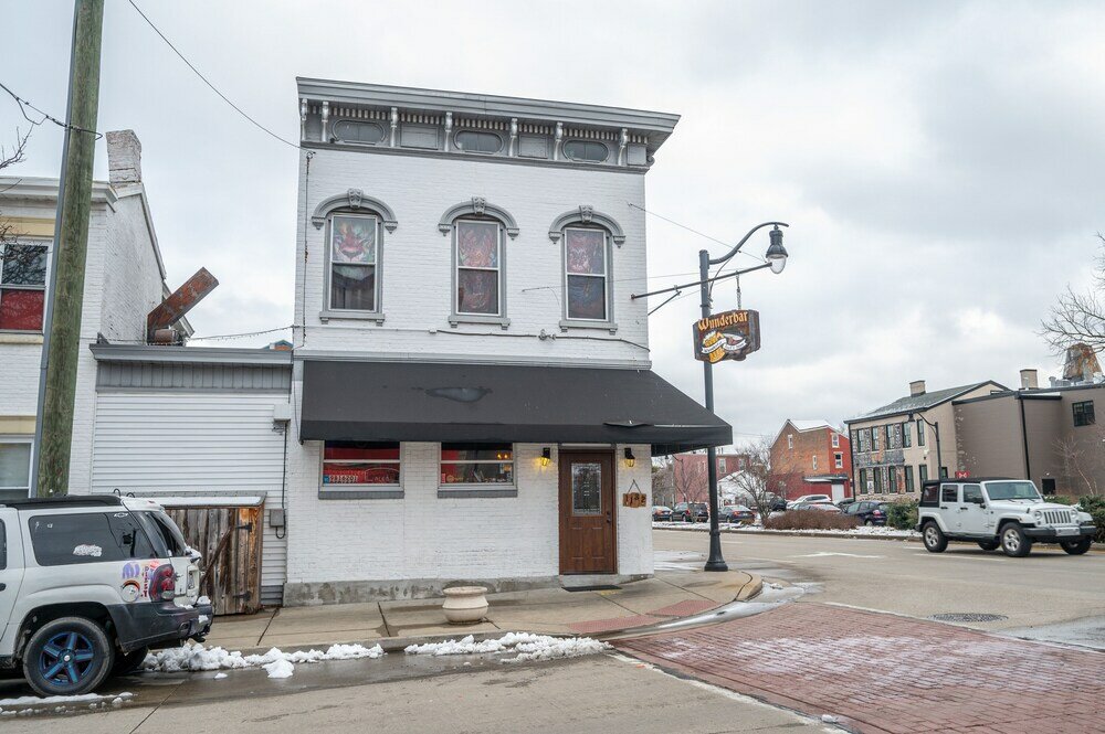 Фото The Luxe Spot 1