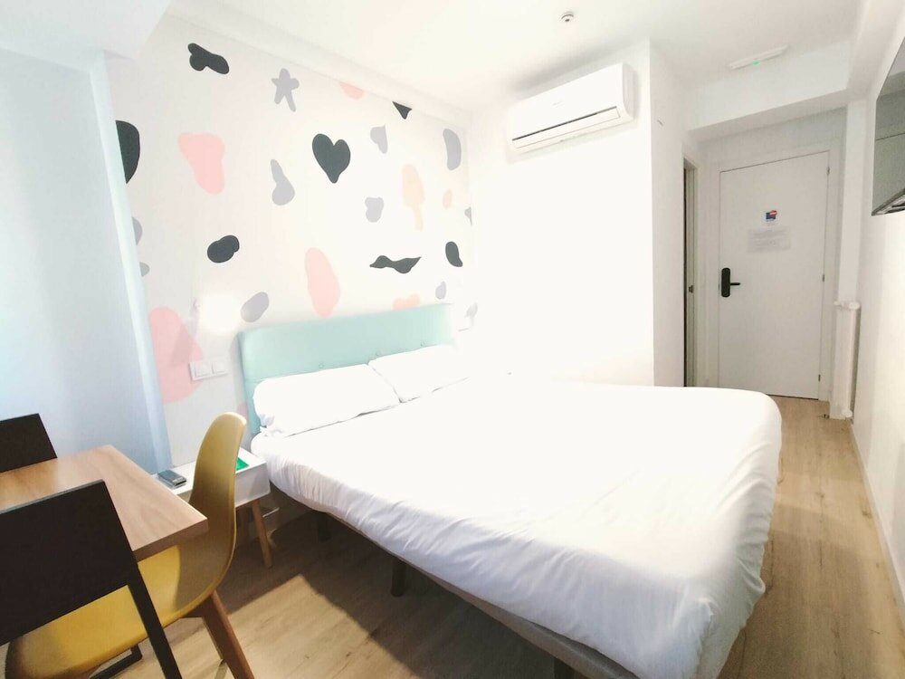 Фото Hostal Carmen by gaiarooms