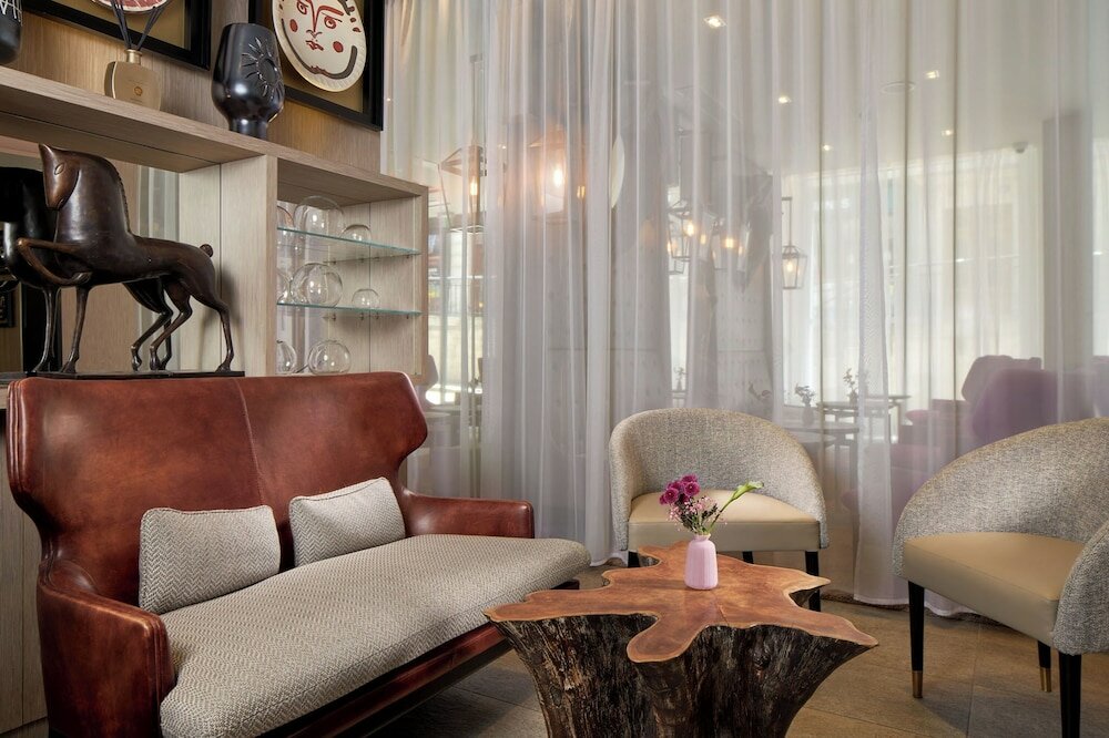 Фото Hôtel La Lanterne & SPA by Timhotel