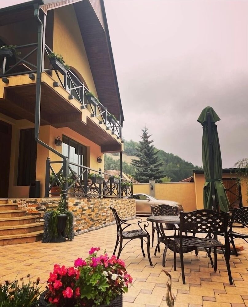 Фото Villa Alexander Hotel Dilijan