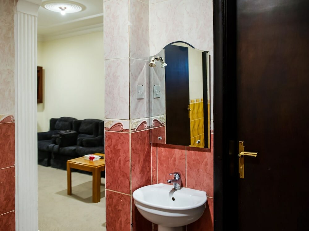 Фото Oyo 525 Rose Plaza1