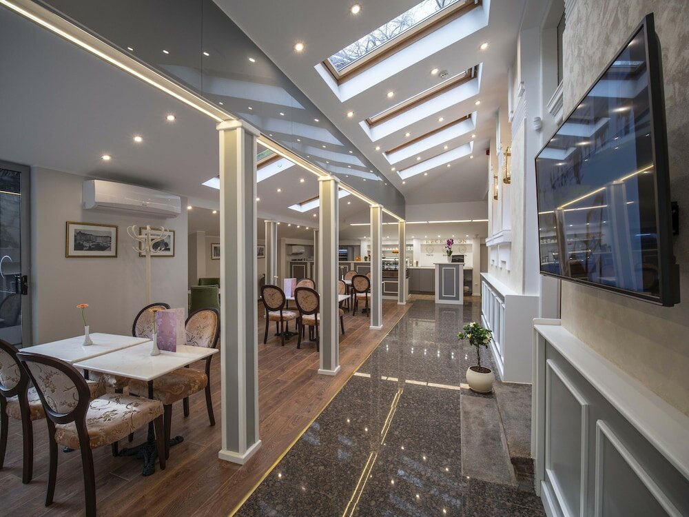 Фото The Moon Boutique Hotel