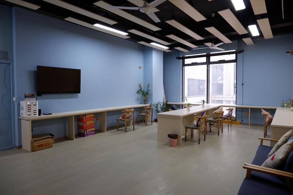 Фото East Station International Youth Hostel